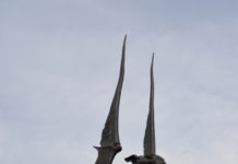 Londra:She Guardia – la statua simbolo degli homeless she guardia